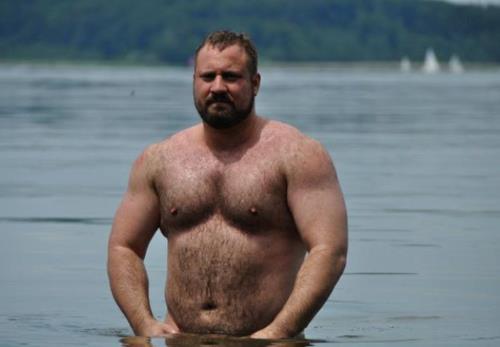sepdxbear:  If the Lady of the Lake gives you Excalibur, I wonder what this guy gives