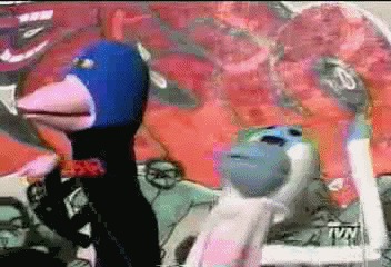 duraznodecolor:  Bailan sin César ♫ hasta que aparezca César y lo arruine todo 