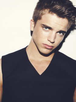 christianrios:  River Viiperi 