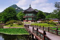 rtwphotos:  Gyeonbokgung Pagoda by christian.senger on Flickr.