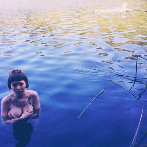 finchdown: Lake swimming with @keightdee by @bsdfm (Taken with Instagram)