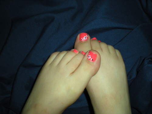 sex-porn-andfeets: may: as promised my current toe polish :) were gonna do our best to squeeze in fo