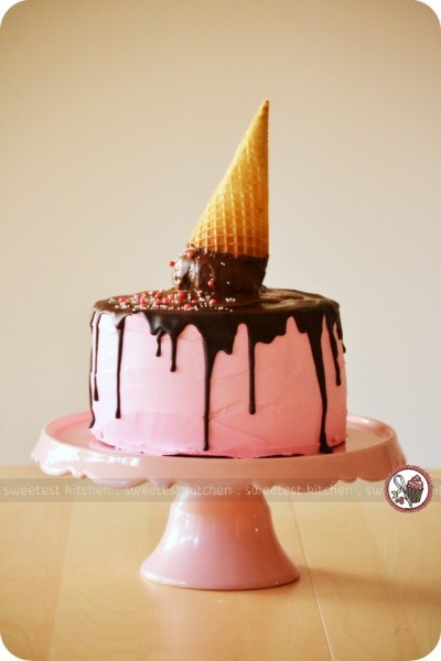 Porn Pics gastrogirl:  melting ‘ice cream’ cake.