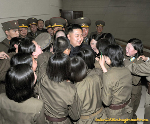 smilewithkimjongun:No need to cry, everyone will get an autograph.