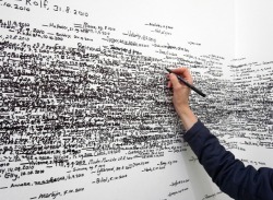 k-aleidoskop:  chim0:  interactive installation “Measuring the Universe” by Roman Ondak in which visitors mark their height in black ink on a white wall, representing a star in a network of celestial bodies to symbolize the space each individual