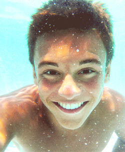 alamchops:  : Tom Daley Alphabet: Underwater.