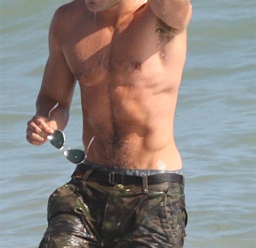 adam2adamtn:  Male Celebrity Skin:  Who is this male celebrity? (#17) [Yes! You’ve seen him on my tumblr before!]