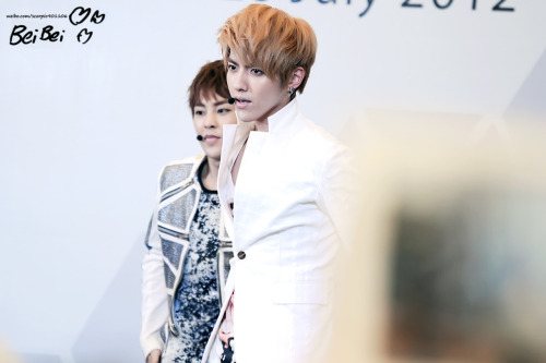 fuckyeahkrisluhan:cr:  李beibei三杯倒T-T // do not edit, do not remove the logo.