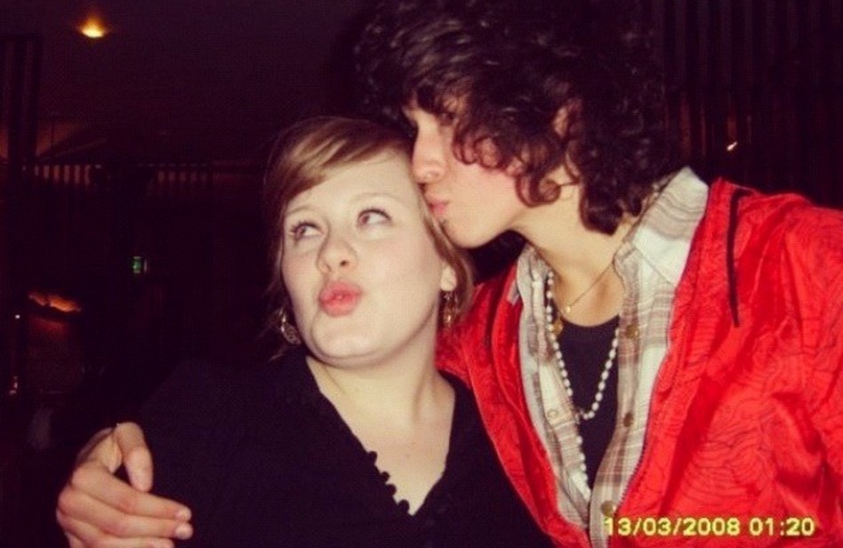 adele-theoneandonly:  Julian Perretta met Adele, and kissed her. That lucky bastard!