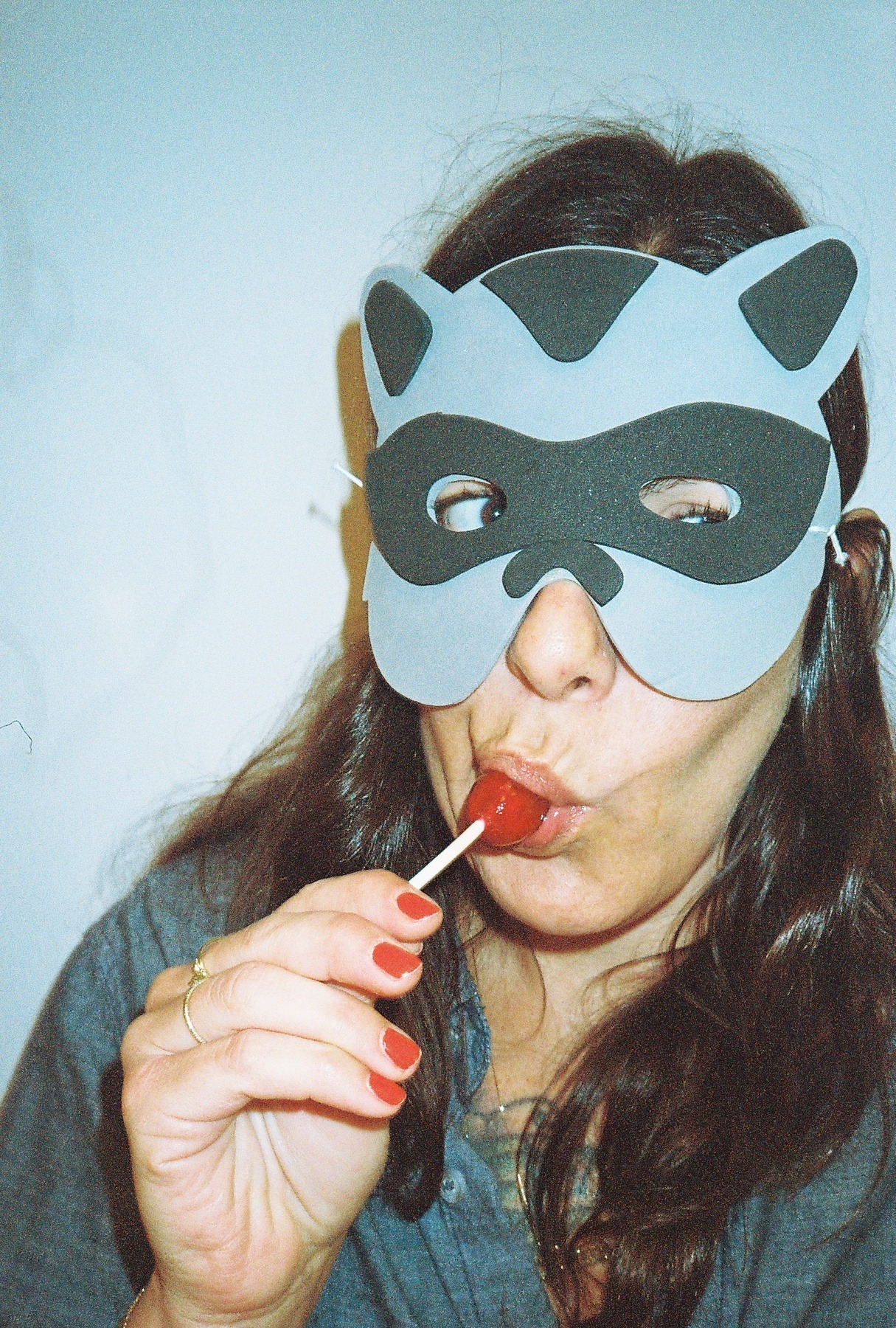 lindseybyrnes:  A Visit to the Zoo, 2012 &copy; Lindsey Byrnes 