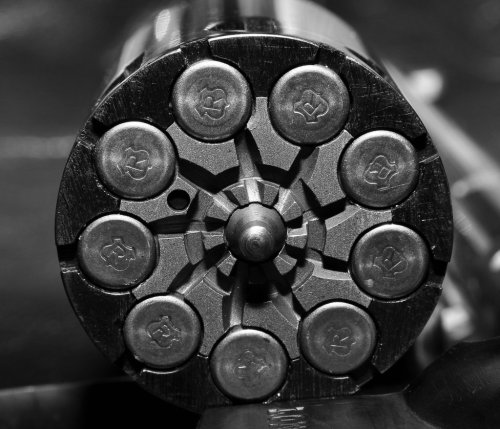 kickthegun:  9 Shooter by ~ZorinDenu 