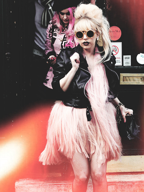 ARTPOP IS STILL ALIVE