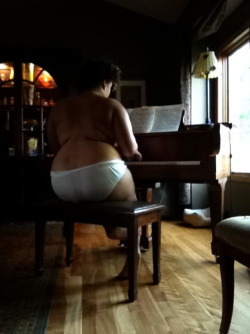 fatanarchy:  tigersharksmile:  Oh yeah, and this just happened(: happily playing Fur Elise in undies that are too big. Mental health day at its best!  Umm, this may be the best photo on the internet ever. This is so fucking awesome. 