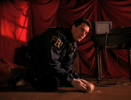 The use of red and blue, often together, is a recurring and significant part of Twin Peaks. Some of 