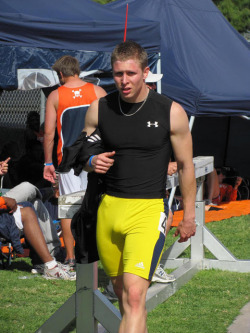 allofthelycra:  Hot guys in lycra, spandex, and other sports gear » http://allofthelycra.tumblr.com