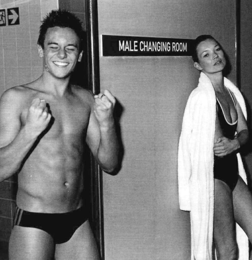 vanilla-daisies:  duusk:  dawhlia:  purite:  electric-wish:  w-e-t—s-u-i-t:  There is no one on this Earth as perfect as Tom Daley and Kate Moss.  he asked her if he could have a photo for his high school photography GCSE. how cute is that?  Tommyyy