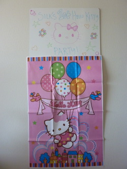 benjiwithak:  My cousin, friends and family were ever so kind to throw Silk her first Hello Kitty Party (July 14th to be exact). It was a long time in the making because she’s always liked Hello Kitty and would always ask if she could have a celebration