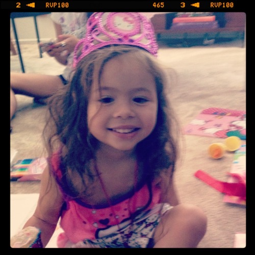 benjiwithak:  My cousin, friends and family were ever so kind to throw Silk her first Hello Kitty Party (July 14th to be exact). It was a long time in the making because she’s always liked Hello Kitty and would always ask if she could have a celebration