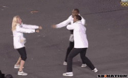 REBLOG IF YOU A STRONG BEAUTIFUL ATHLETE THAT DON’T NEED NO COUNTRY