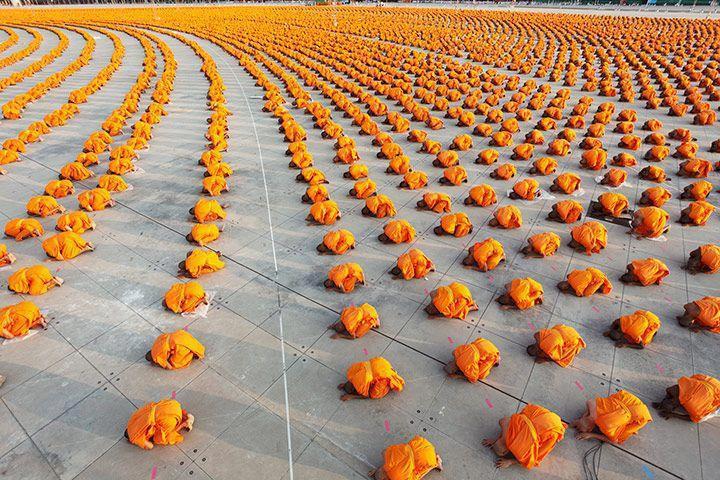 thingsorganizedneatly:
“ SUBMISSION: 34,000 monks at Wat Phra Dhammakaya, a Buddhist temple in Thailand.
ed: I forget if I ever posted this, but it’s an impressive photograph.
”