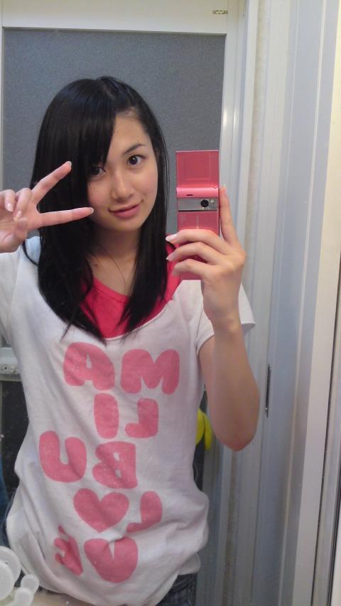 34nancha:  2010.08.01 00:12(もりあんな) こんばんは(^-^)/朝、お茶漬け食べてから何も口にしてない森杏奈です(;_;)やばいね(笑)さっきお散歩してたら花火が３つも見えました！３ヶ所の花火を見た森杏奈★今日はプチハッピーに出会えました！プチハッピーとは杏奈のお母さんが考えた言葉でどんなに辛い事があっても１日１つ幸せな事をみつけようって(≧