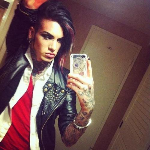 motionlessinblood:  OMG {flails} why is he perfect  