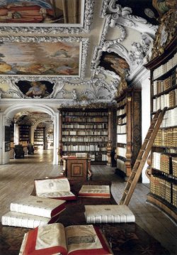 antikvarne-knjige:  The Library of the Kremsmünster Abbey (Austria) 