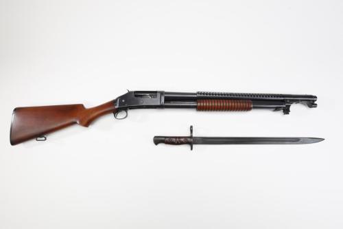 gunsngear:The Model 1917 Trench Gun“The model 1917 trench gun is a result ofa collaboration between 