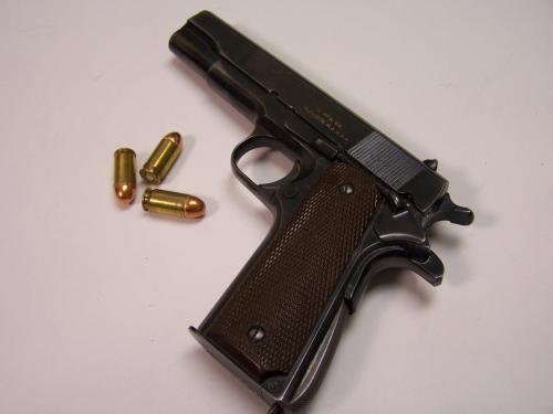 gunsngear: The Singer 1911A1“The Singer Manufacturing Company held the smallest contract to pr