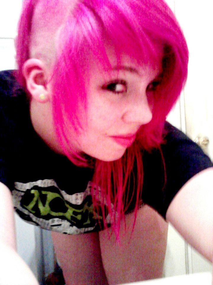 fyeahmohawks:  http://chaotic-kitty.tumblr.com/ My long as fuck pink death hawk thing.