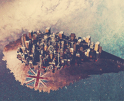 lemoncholic-babe:  Starship UK 