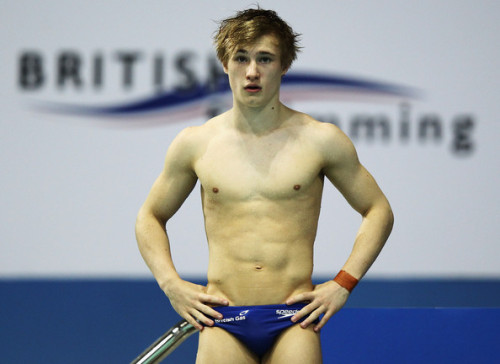 coolfunmemes:  it’s impossible to dislike the olympics after this 