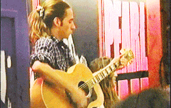 cantfindavedderman:  pea billycostigan-:  Pearl Jam - Black [Rockville ‘91] Eddie Vedder doesn’t need a mic.  