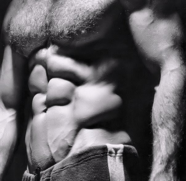 thebonerriffic:  Furry pecs &amp; hard smooth abs 