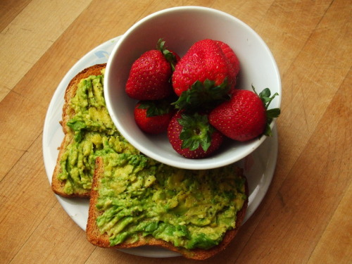 garden-of-vegan:  Garden of Vegan - Favourite Breakfasts of July 