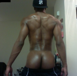 cosmicblackdick:  The BEST ass ever.  Look at that