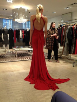 be-llissimo:  omg, perfect dress 