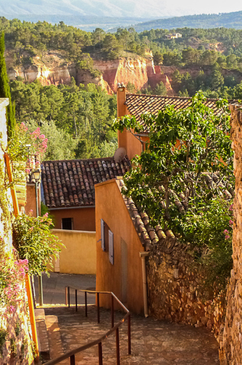 Roussillon, Provence | by toupie38 | via provencetoujours