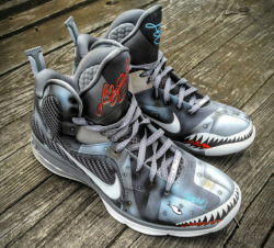 gotyoursole-lution:  Nike Lebron 9 “Wounded Warrior” Custom  