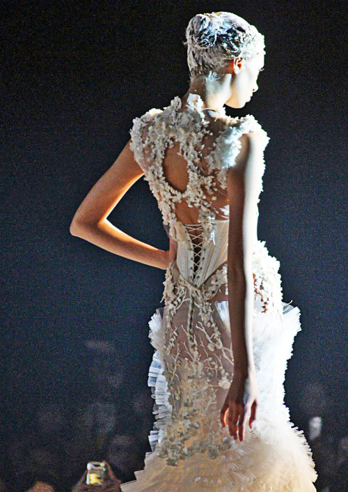 fuckyeahfashioncouture: Tex Saverio bridal show