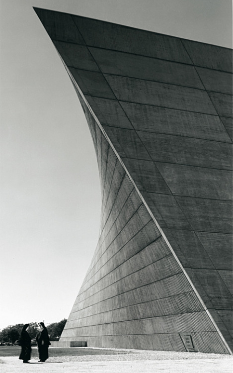 infinitehallucination:  Marcel Breuer 