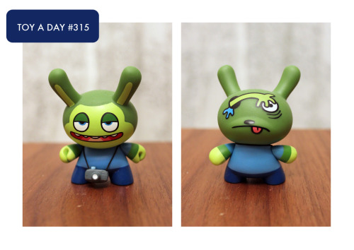 A TOY A DAY FROM MY COLLECTION
Wonda
2-faced Dunny
by David Horvath