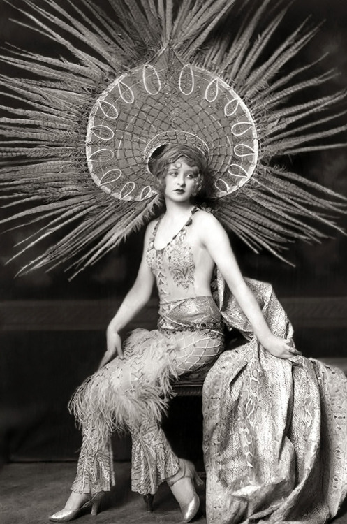 greypoppies:  Myrna Darby, a Ziegfield girl.  The Ziegfield follies played at the USF Performing Art