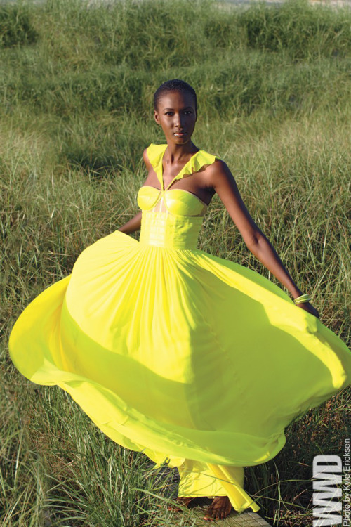 womensweardaily:
“ Eveningwear Trend: Topsy Curvy Prabal Gurung’s silk tulle, chiffon and satin halter gown.
”