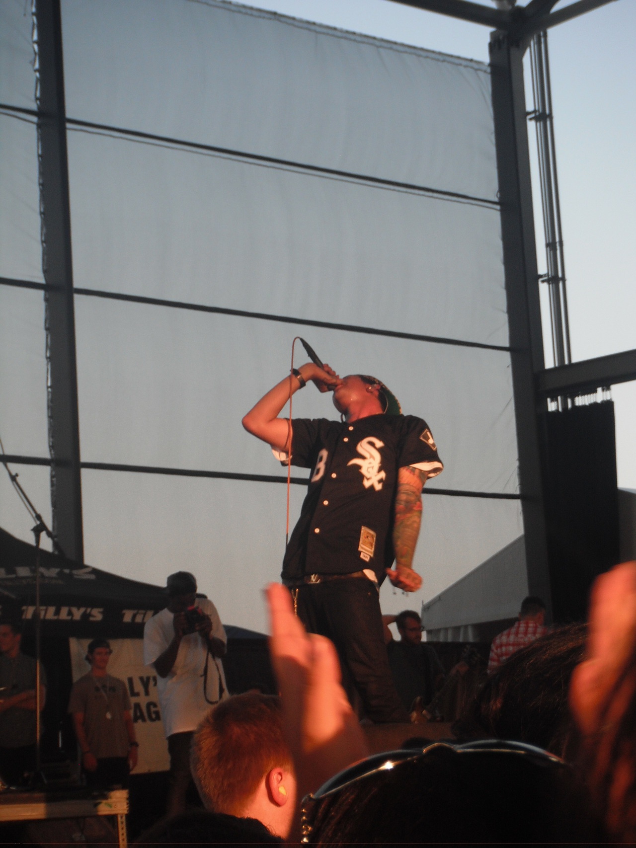 hangmeontheclothesline:  UNF!  