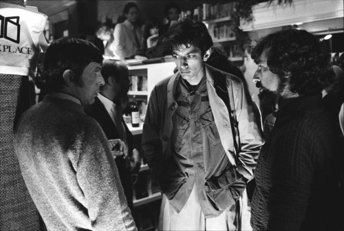 Leonard Nimoy, Jeff Goldblum and Philip Kaufman on-set of Invasion of the Body Snatchers (1978)Goldb
