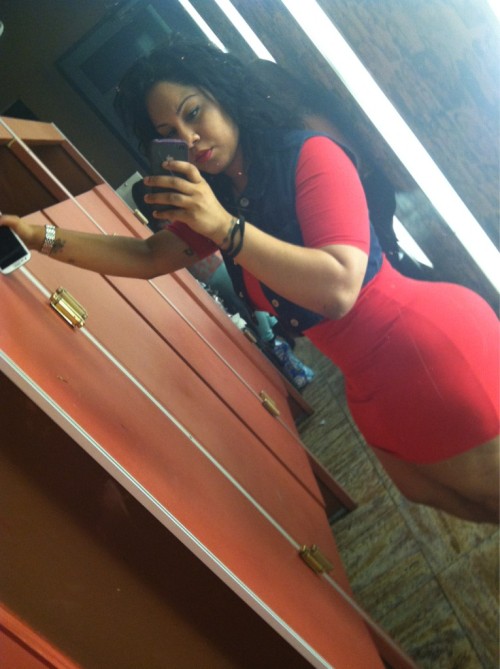 iseebigbooty:  OH……..MY……….DAMN!!!