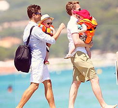 moonchild30:  Neil and David with Harper and Gideon - August 2, 2012  