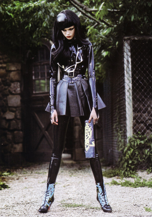 latexpics:  I know I’ve reblogged this earlier, but it is by far one my favorite