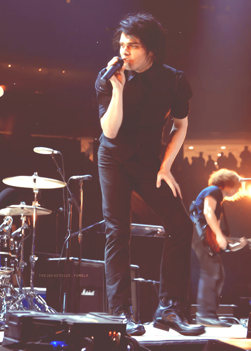 thejacketslut:   [credit]  